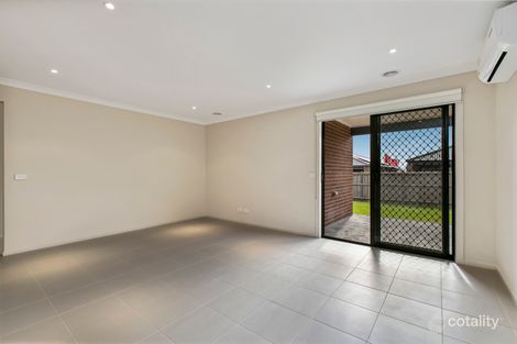 Property photo of 44 Pamplona Way Clyde North VIC 3978