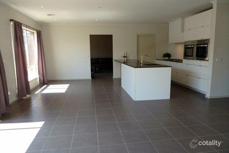 Property photo of 28 Balyang Way Craigieburn VIC 3064