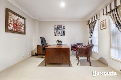 Property photo of 5 Classic Court Berwick VIC 3806