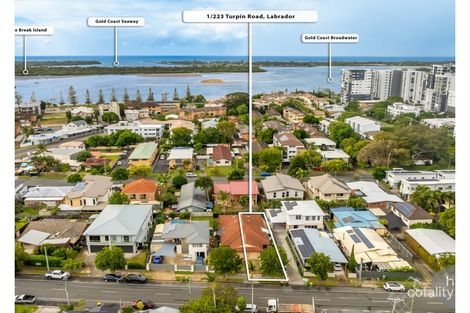 2/223 Turpin Rd, Labrador, QLD 4215