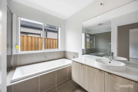 Property photo of 15 Mangioni Drive Deanside VIC 3336