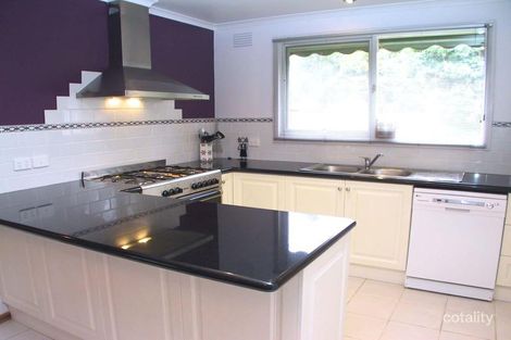 Property photo of 8 Centalla Green Rowville VIC 3178