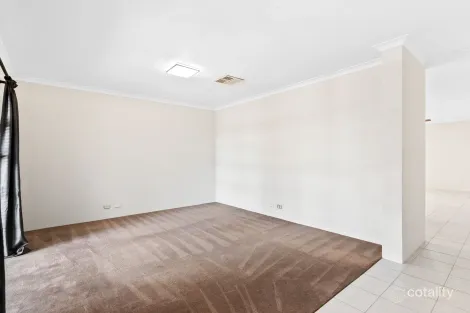 Property photo of 21 Senecio Way Halls Head WA 6210