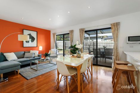 Property photo of 2/118 Elgar Road Box Hill South VIC 3128
