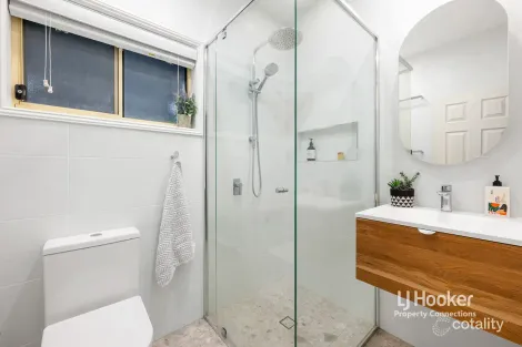 Property photo of 25 Silkyoak Way Albany Creek QLD 4035