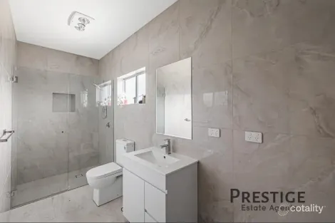 Property photo of 2A Jefferies Place Prairiewood NSW 2176