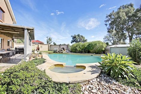 Property photo of 18 Chardonnay Avenue Eschol Park NSW 2558