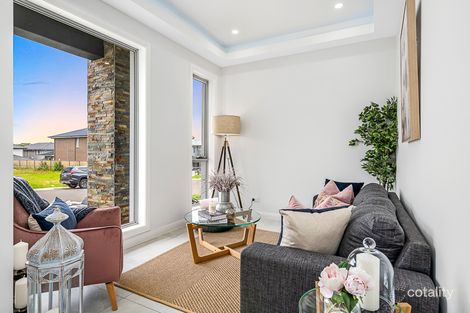 Property photo of 19 Caulfield Parkway Box Hill NSW 2765