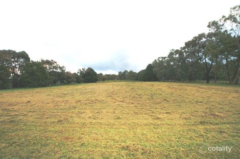 28 Metcalfe Dr, Romsey, VIC 3434