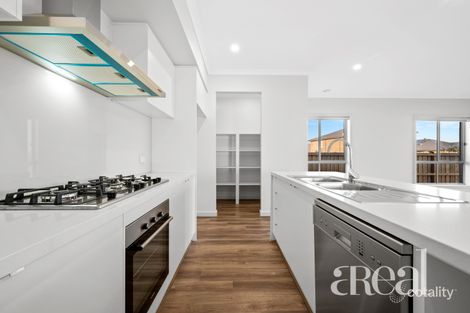 Property photo of 25 Kangaroo Crescent Aintree VIC 3336