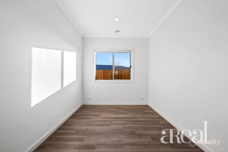 Property photo of 25 Kangaroo Crescent Aintree VIC 3336