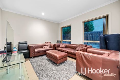 Property photo of 5/12-14 Kingsfield Crescent Lynbrook VIC 3975