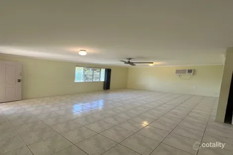 Property photo of 573 Norman Road Norman Gardens QLD 4701