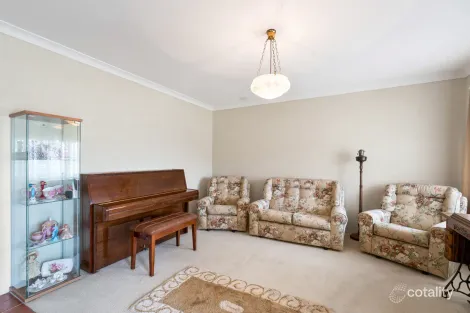 Property photo of 50 Ullinger Loop Marangaroo WA 6064