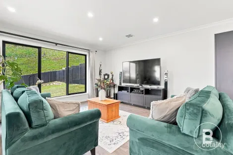 Property photo of 32 Harkness Road Maddingley VIC 3340