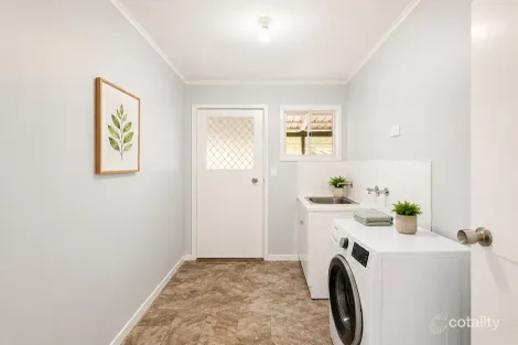 Property photo of 19 Garnham Drive Dysart QLD 4745