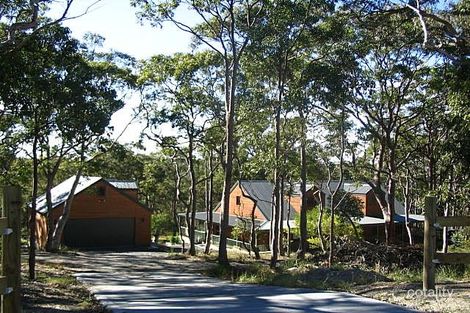 135 Elizabeth Bay Dr, Lake Munmorah, NSW 2259