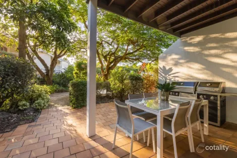 Property photo of 2127 South Shields Drive Benowa QLD 4217