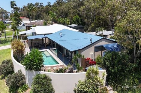 29 Amarina Ave, Mooloolaba, QLD 4557
