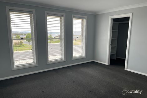 Property photo of 2 O'Farrell Place Kelso NSW 2795