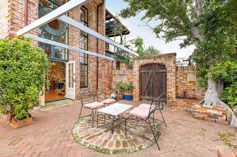 Property photo of 227A South Terrace South Fremantle WA 6162