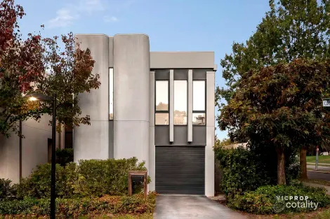 Property photo of 2 Edinburgh Circuit Bundoora VIC 3083