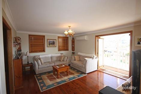 Property photo of 3 Yarra Close Kearns NSW 2558