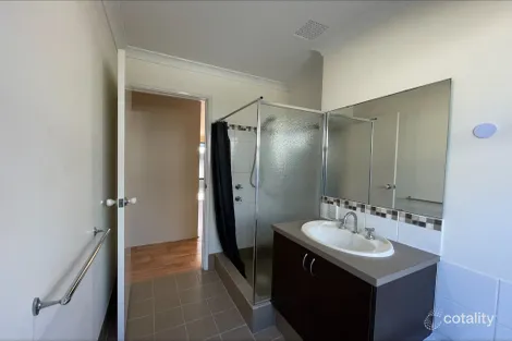 Property photo of 15 Elmina Avenue Ellenbrook WA 6069