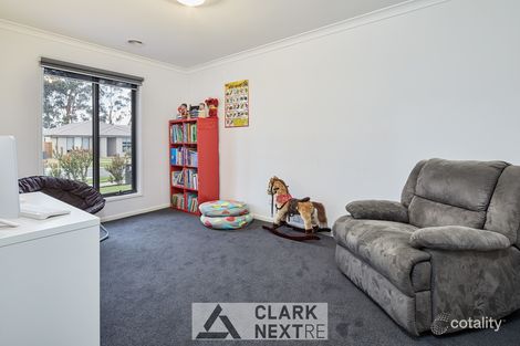 Property photo of 52 Pepper Crescent Drouin VIC 3818