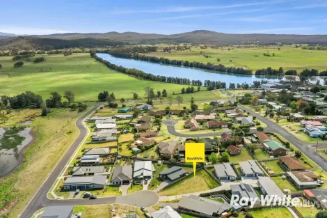 9 Shorthorn Cl, Moruya, NSW 2537