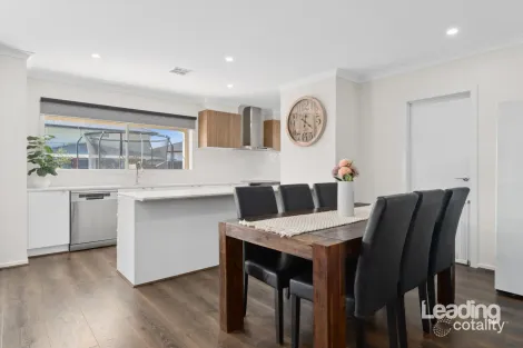 Property photo of 2 Sacred Drive Sunbury VIC 3429
