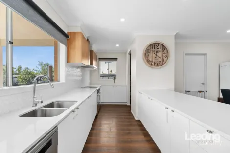 Property photo of 2 Sacred Drive Sunbury VIC 3429