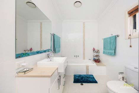 Property photo of 4/243 Torquay Terrace Torquay QLD 4655