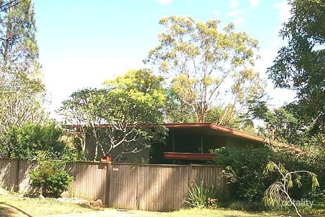 19 Burns Pde, Chapel Hill, QLD 4069