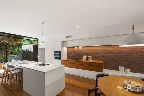Property photo of 2/12 Longfellow Street Norman Park QLD 4170