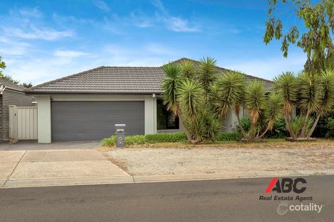 Property photo of 30 Barrington Circuit Caroline Springs VIC 3023
