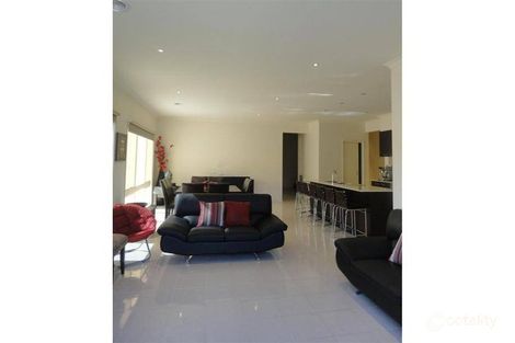 Property photo of 14 Bingin Place Craigieburn VIC 3064