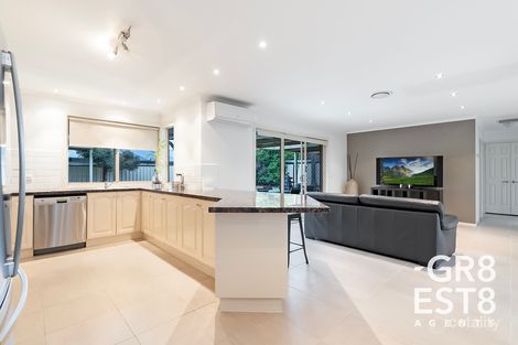 Property photo of 10 Shand Court Berwick VIC 3806