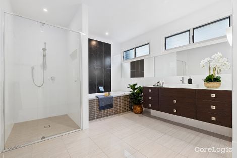 Property photo of 86 Outlook Crescent Bardon QLD 4065