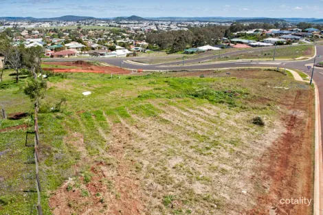 10 Abbey St, Cranley, QLD 4350