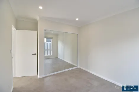 Property photo of 23 Blushing Approach Treeby WA 6164