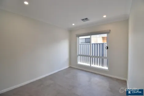 Property photo of 23 Blushing Approach Treeby WA 6164