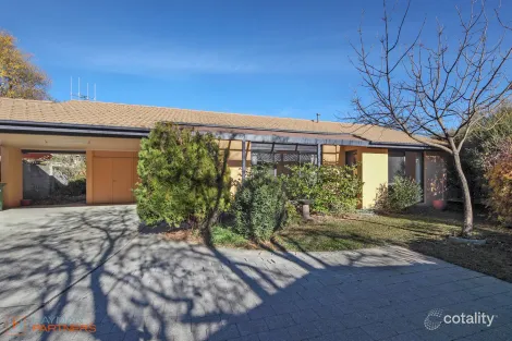 2 Corrigan Pl, Isaacs, ACT 2607