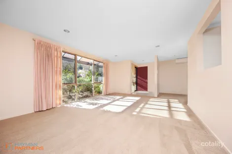 Property photo of 2 Corrigan Place Isaacs ACT 2607