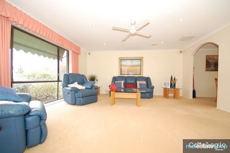 Property photo of 8 Bouchard Place Fadden ACT 2904