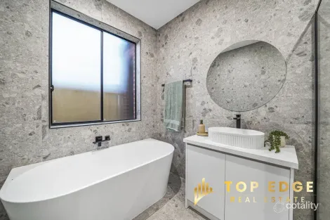 Property photo of 28 Collette Circuit Deanside VIC 3336