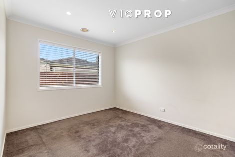 Property photo of 5 Strathdon Place Point Cook VIC 3030