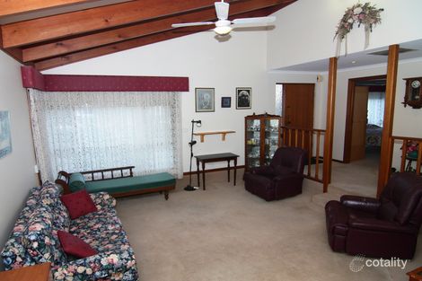 Property photo of 2 Hall Crescent Loxton SA 5333