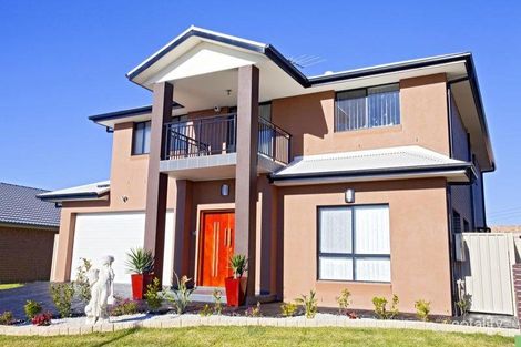 Property photo of 18 Daquino Place Carnes Hill NSW 2171