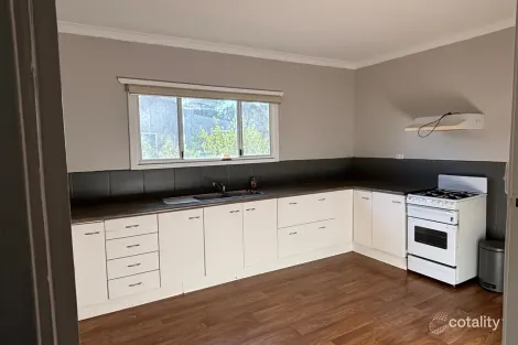 Property photo of 20 Gladstone Crescent Collie WA 6225